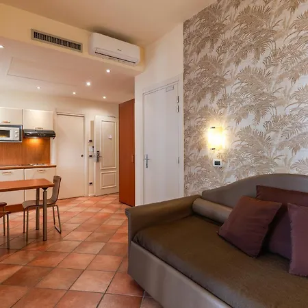 Firenze Hotel apartamentowy 4*